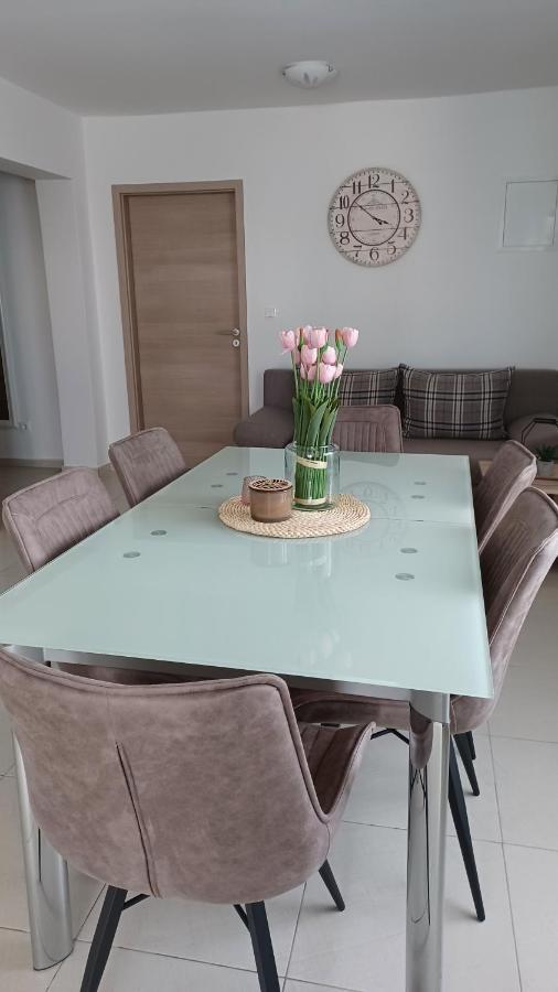 Apartmani Sara بيبينيا المظهر الخارجي الصورة